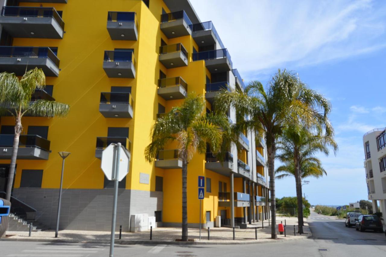 Apartamento Frente Ao Mar Com Piscina De Agua Salgada Quarteira Dış mekan fotoğraf