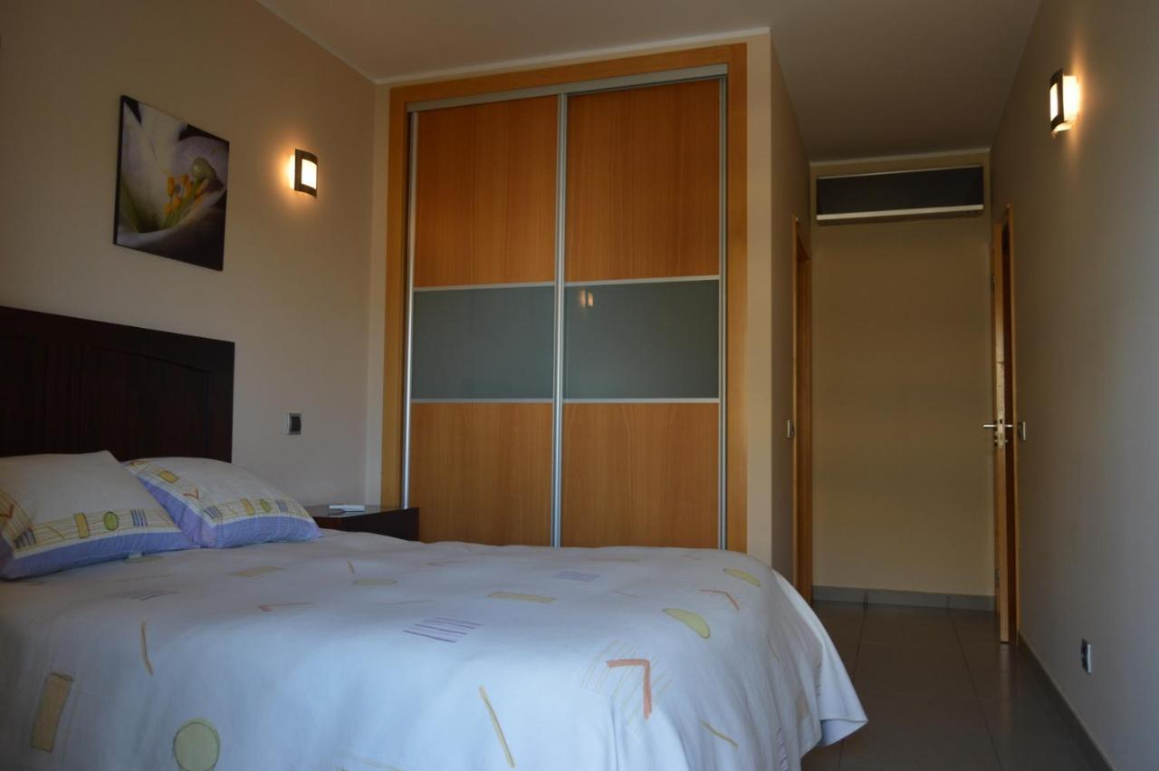 Apartamento Frente Ao Mar Com Piscina De Agua Salgada Quarteira Dış mekan fotoğraf