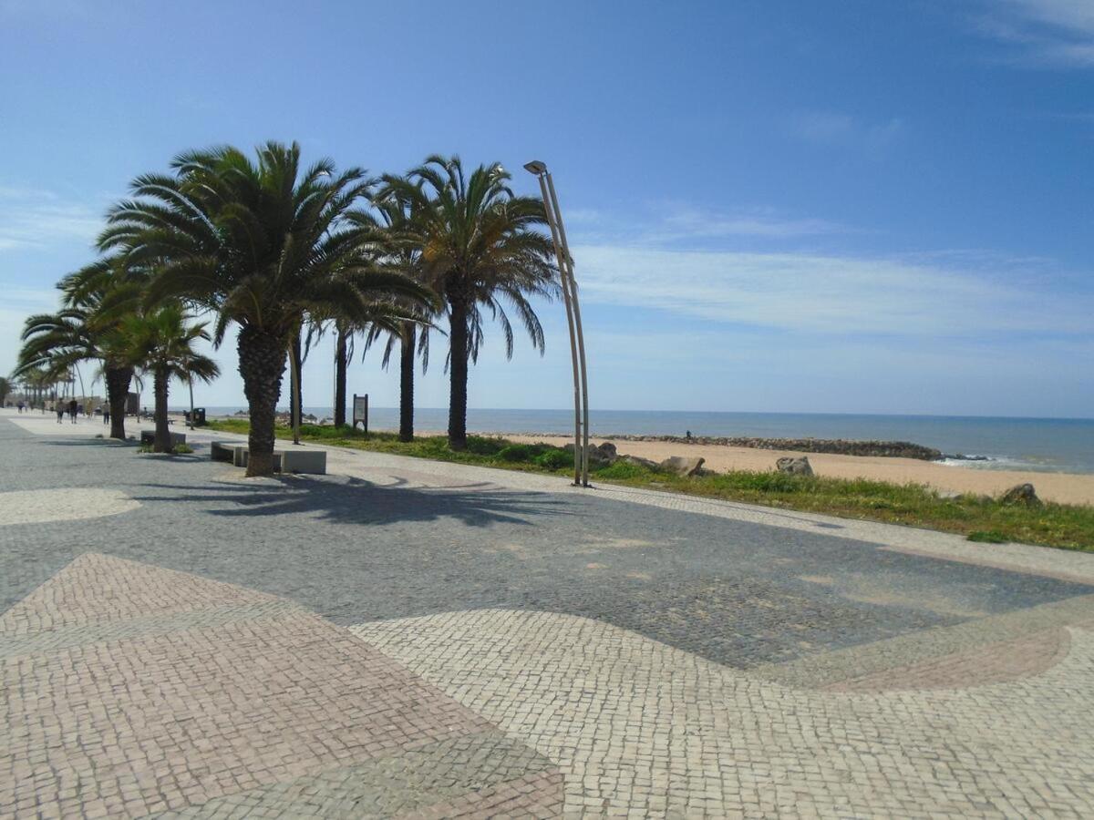 Apartamento Frente Ao Mar Com Piscina De Agua Salgada Quarteira Dış mekan fotoğraf