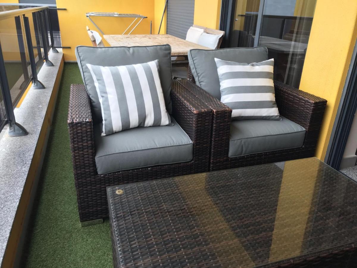 Apartamento Frente Ao Mar Com Piscina De Agua Salgada Quarteira Dış mekan fotoğraf