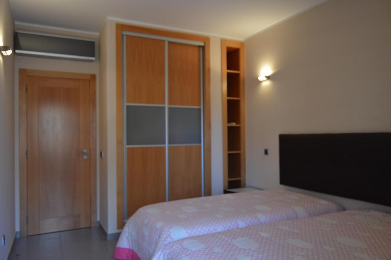 Apartamento Frente Ao Mar Com Piscina De Agua Salgada Quarteira Dış mekan fotoğraf